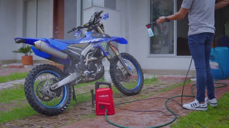Cómo lavar una moto con hidrolavadora para un resultado eficiente