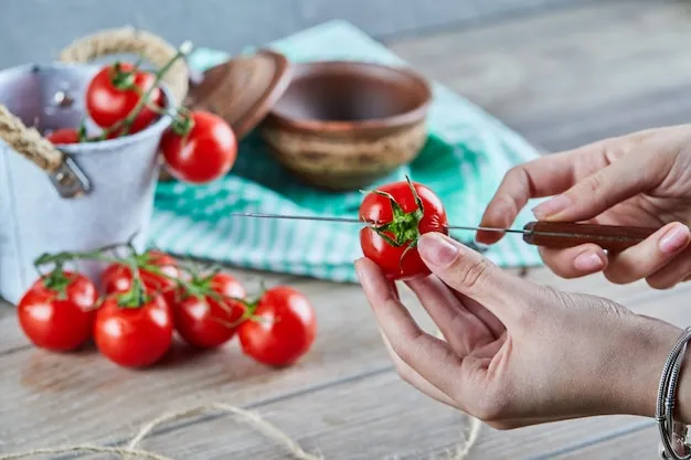 plagas y enfermedades del tomate y cómo combatirlas con remedios caseros más efectivos